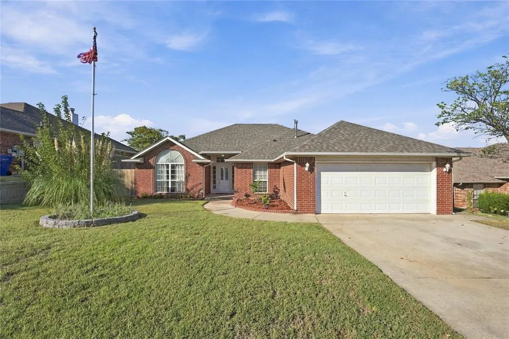Front exterior — 11513 Devonbrook Court, Midwest City, OK 73130