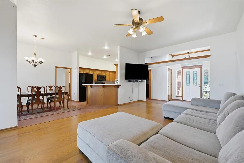 Photo 4 — 11513 Devonbrook Court, Midwest City, OK 73130