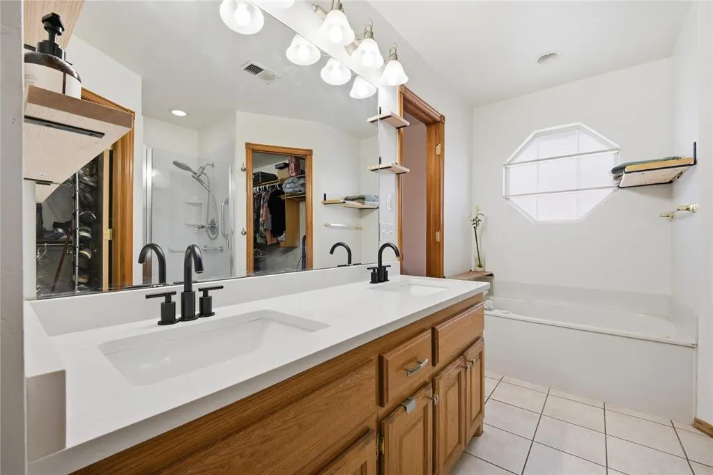 Photo 15 — 11513 Devonbrook Court, Midwest City, OK 73130