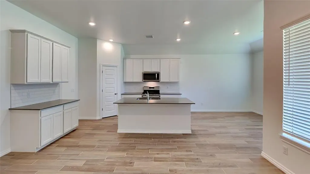 Photo 4 — 2513 Kathleens Crossing, Yukon, OK 73099