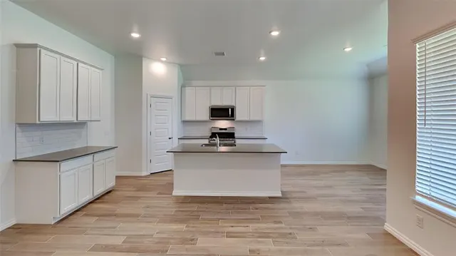 Photo 4 — 2513 Kathleens Crossing, Yukon, OK 73099