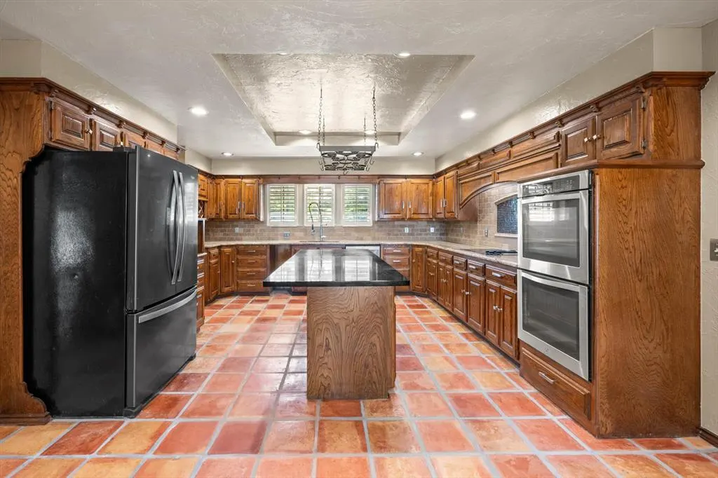 Photo 14 — 2401 Rosewood Lane, Edmond, OK 73013