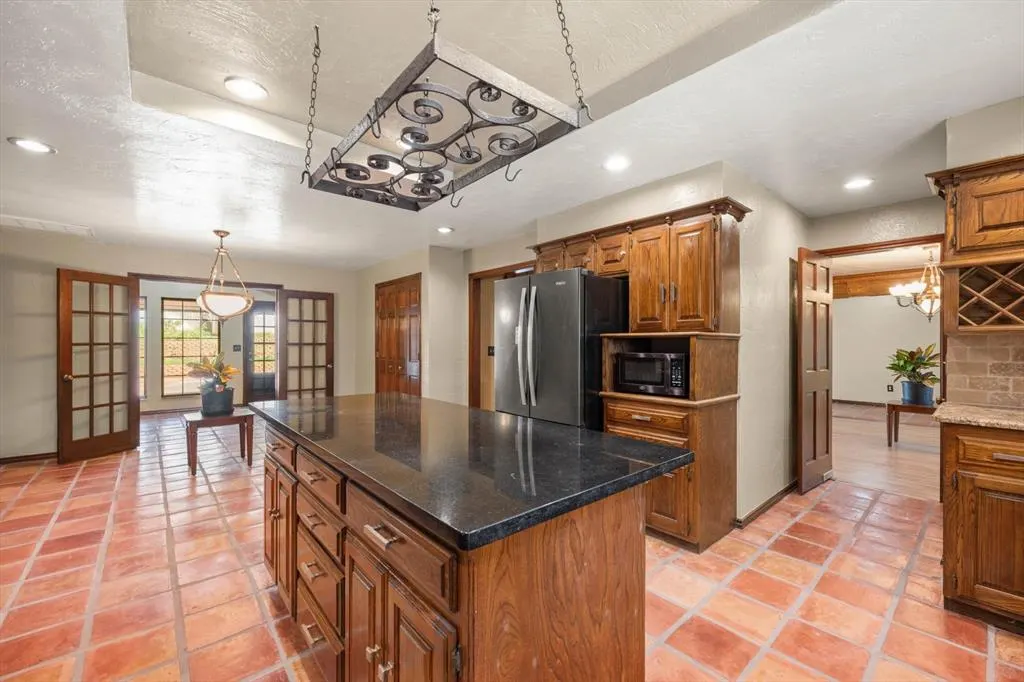 Photo 15 — 2401 Rosewood Lane, Edmond, OK 73013