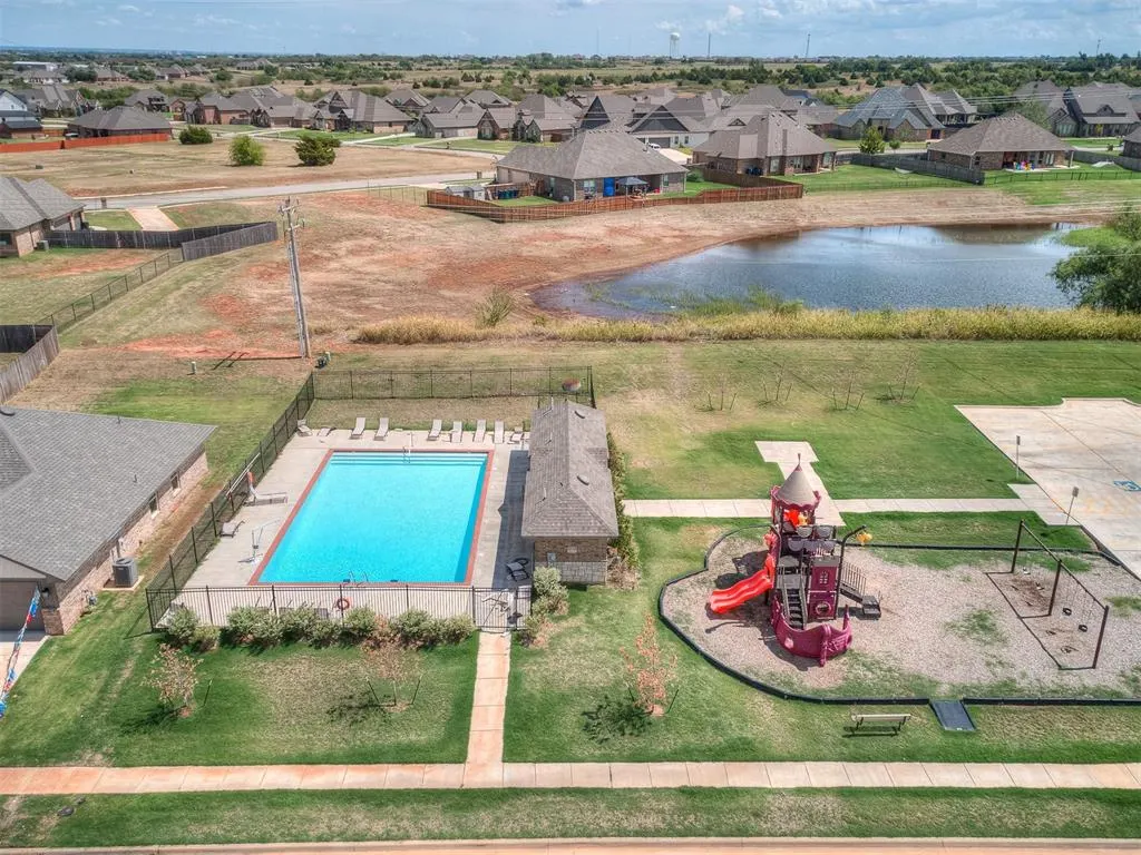 Photo 35 — 11004 NW 101st Street, Yukon, OK 73099