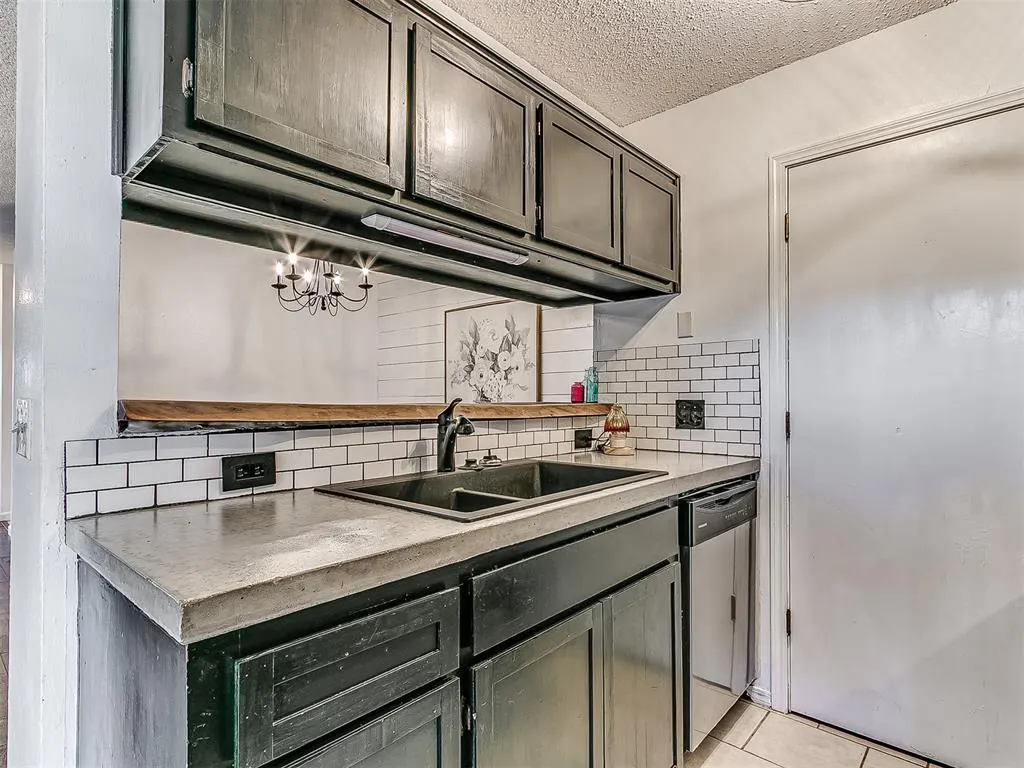 Photo 13 — 13921 Crossing Way W, Edmond, OK 73013