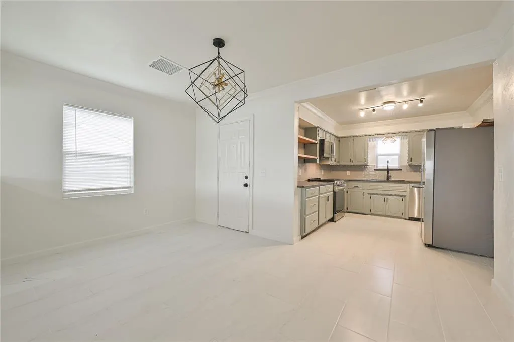 Photo 7 — 1225 SW 41st Street, Oklahoma City, OK 73109