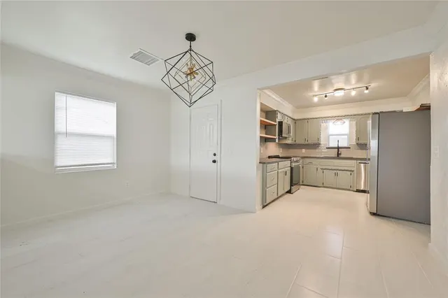 Photo 7 — 1225 SW 41st Street, Oklahoma City, OK 73109