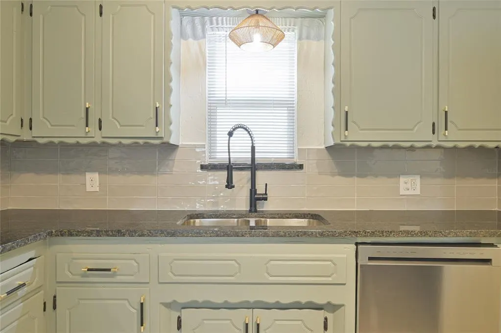 Photo 11 — 1225 SW 41st Street, Oklahoma City, OK 73109