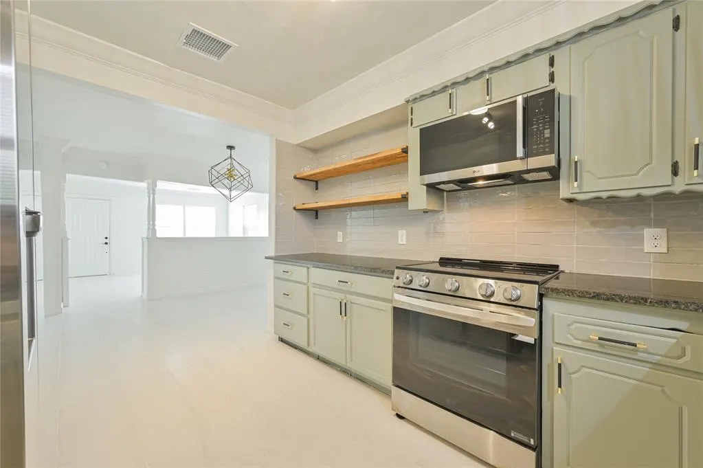 Photo 12 — 1225 SW 41st Street, Oklahoma City, OK 73109