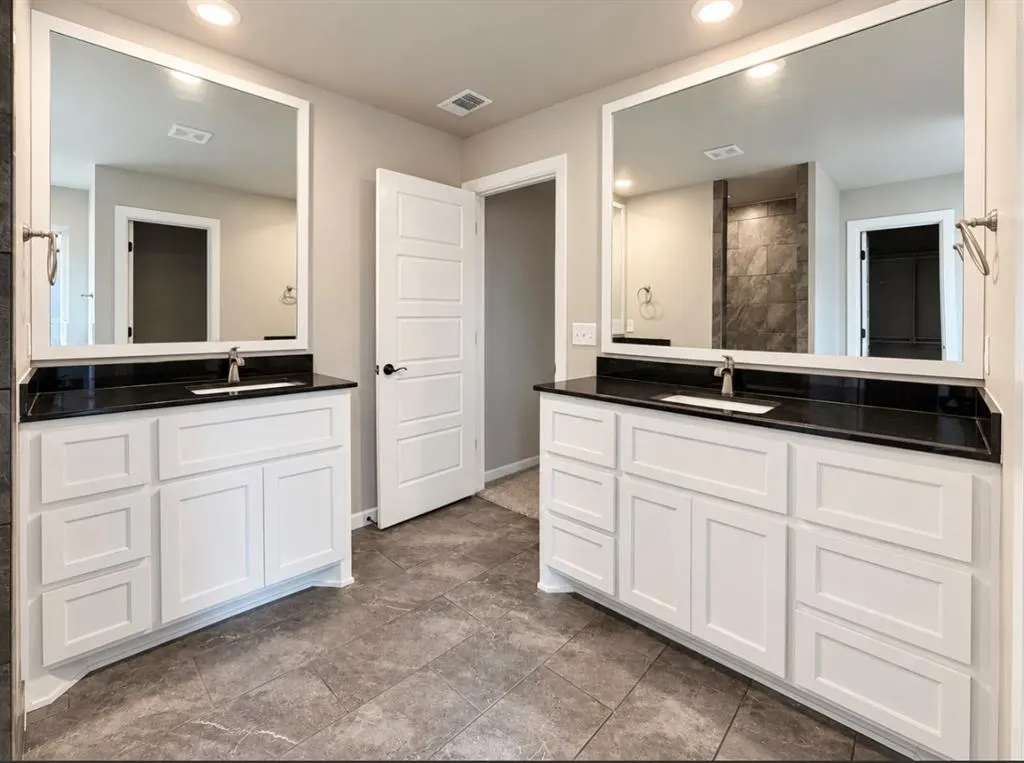 Photo 8 — 12209 Brinley Reign Drive, Yukon, OK 73099