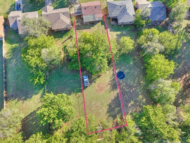 Photo 2 — 117 W Clegern Avenue, Edmond, OK 73003