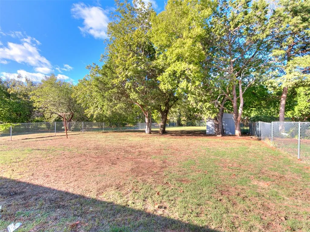 Photo 16 — 117 W Clegern Avenue, Edmond, OK 73003