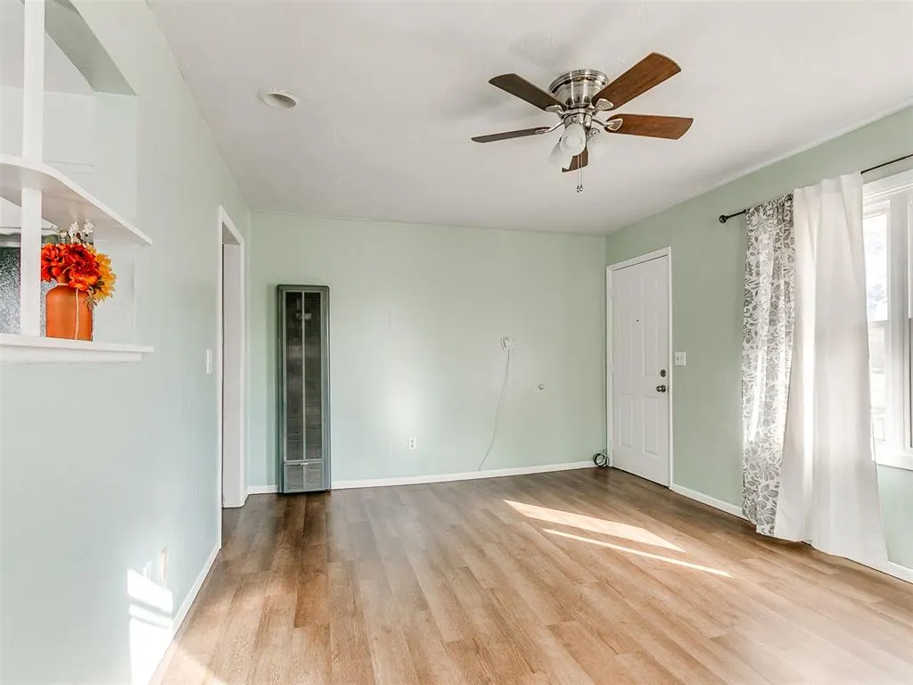 Photo 7 — 117 W Clegern Avenue, Edmond, OK 73003
