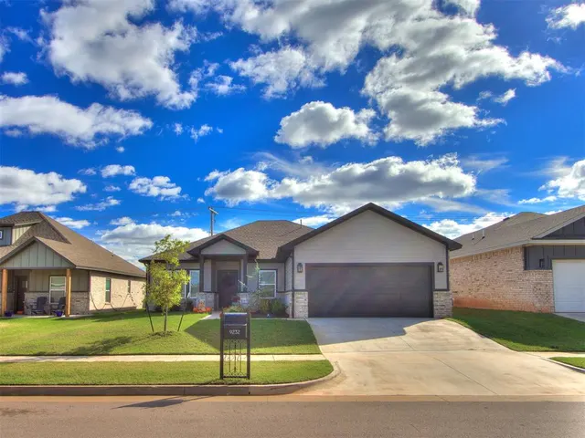 Photo 3 — 9232 NW 144th Place, Yukon, OK 73099