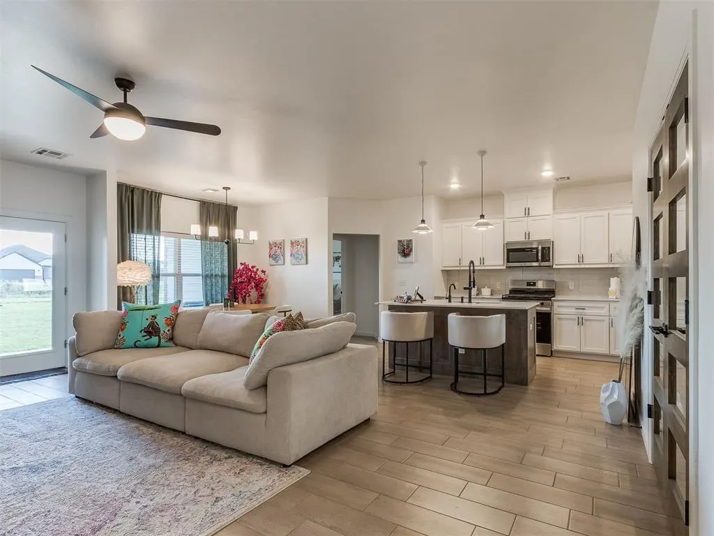 Photo 9 — 9232 NW 144th Place, Yukon, OK 73099