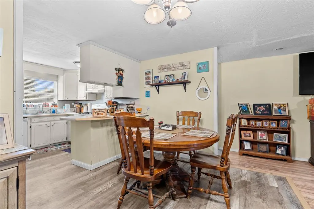 Photo 9 — 406 S Maple Street, Davis, OK 73030