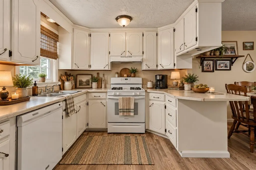 Photo 12 — 406 S Maple Street, Davis, OK 73030