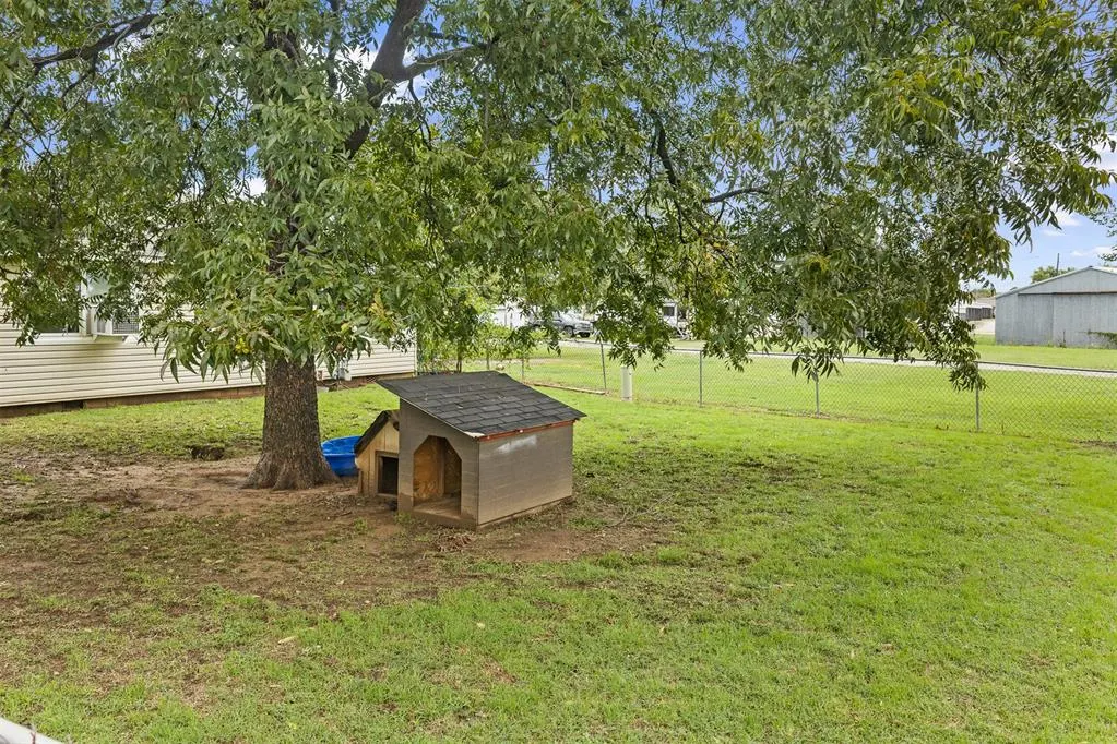 Photo 31 — 406 S Maple Street, Davis, OK 73030