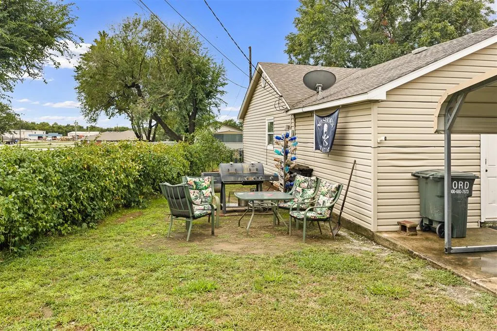 Photo 35 — 406 S Maple Street, Davis, OK 73030