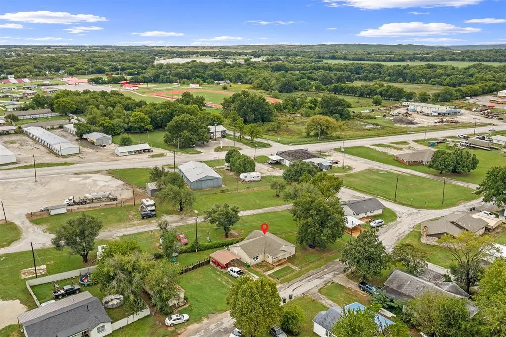 Photo 37 — 406 S Maple Street, Davis, OK 73030