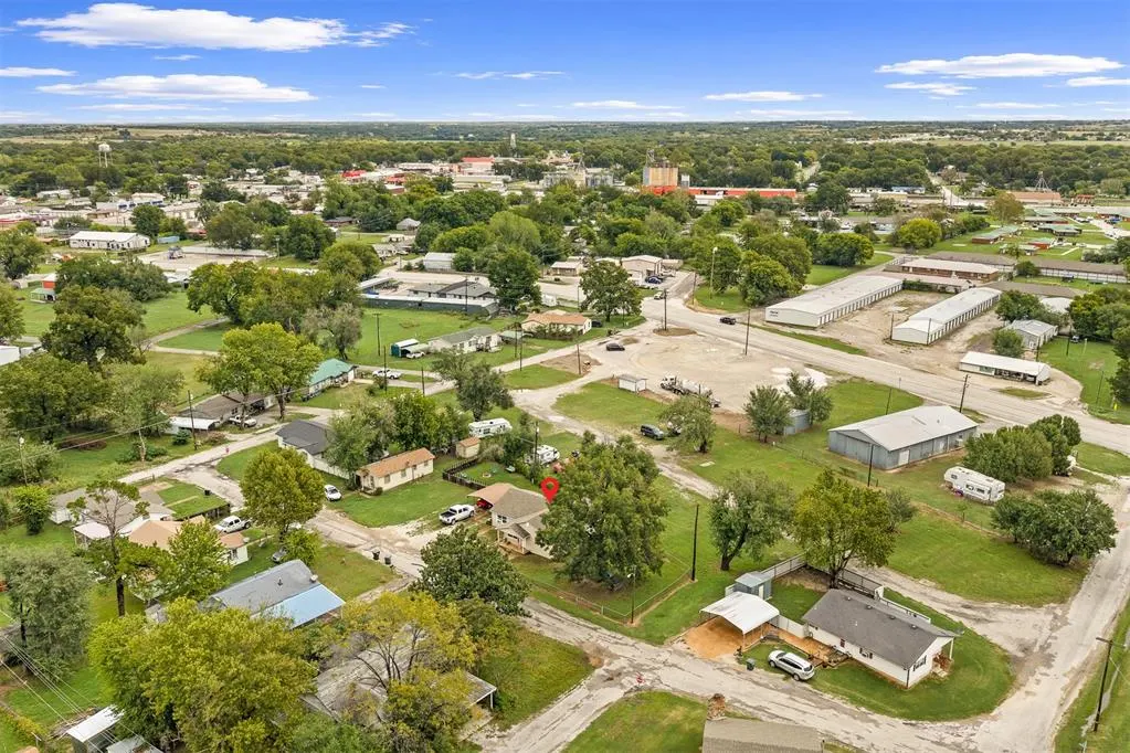 Photo 39 — 406 S Maple Street, Davis, OK 73030