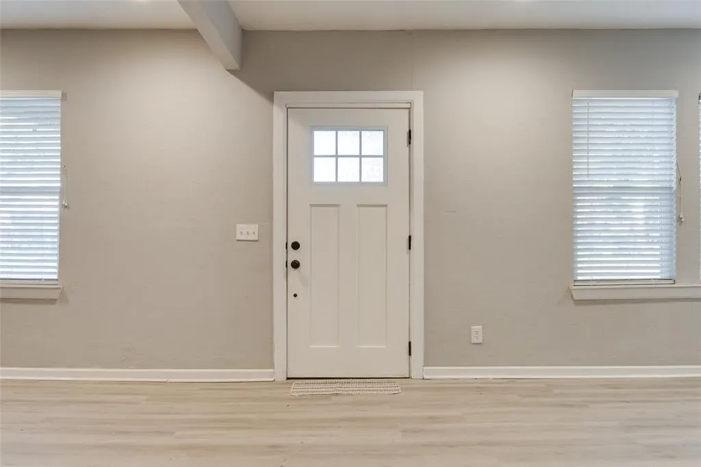 Photo 5 — 832 NW 35th Street, Oklahoma City, OK 73118
