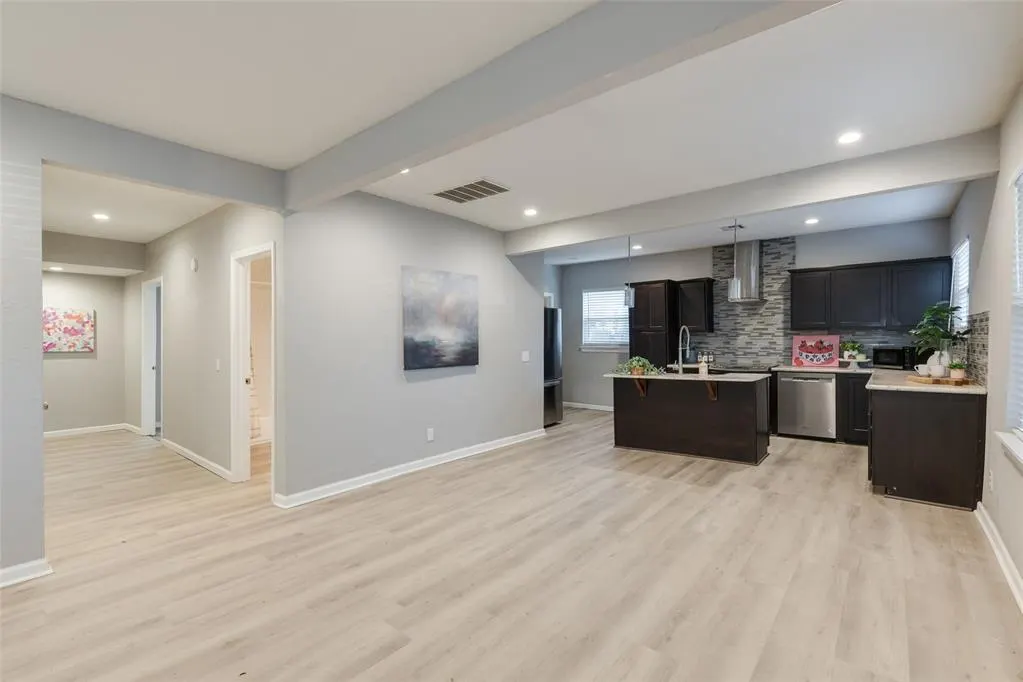 Photo 12 — 832 NW 35th Street, Oklahoma City, OK 73118