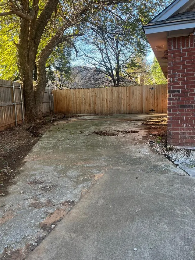 Photo 6 — 705 Copperfield Court, Edmond, OK 73003