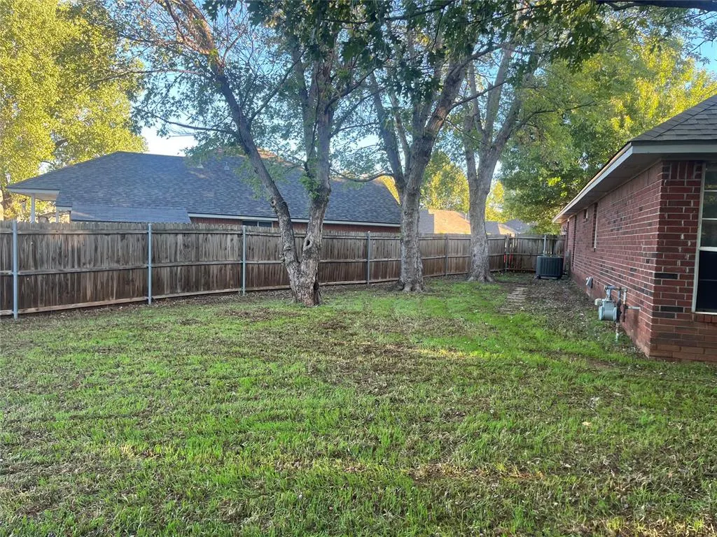 Photo 10 — 705 Copperfield Court, Edmond, OK 73003