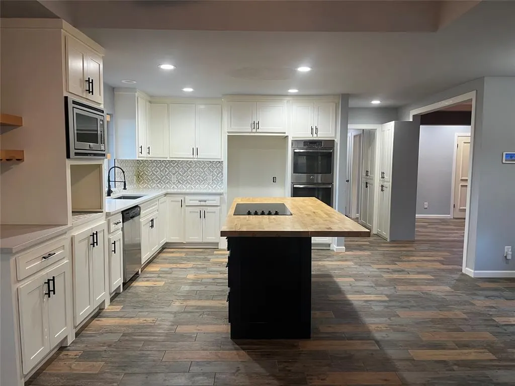 Photo 21 — 705 Copperfield Court, Edmond, OK 73003
