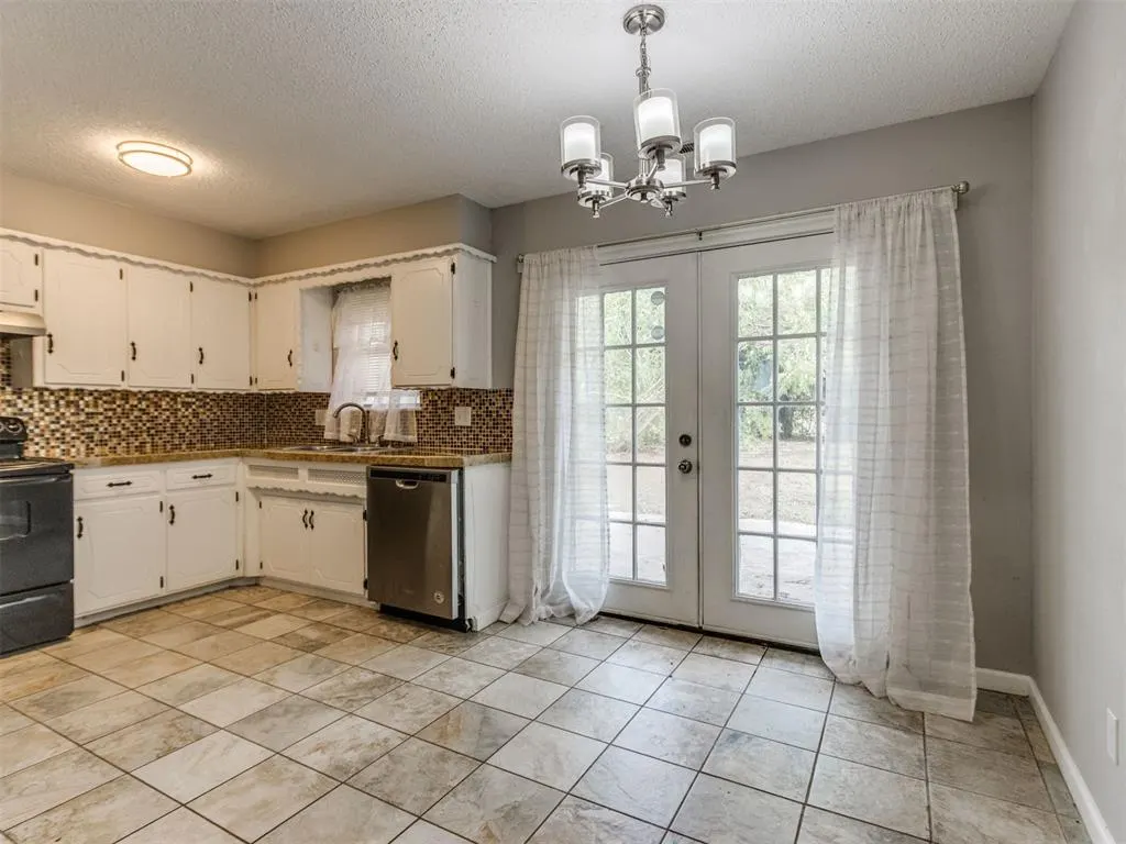 Photo 13 — 1100 Shalimar Drive, Del City, OK 73115
