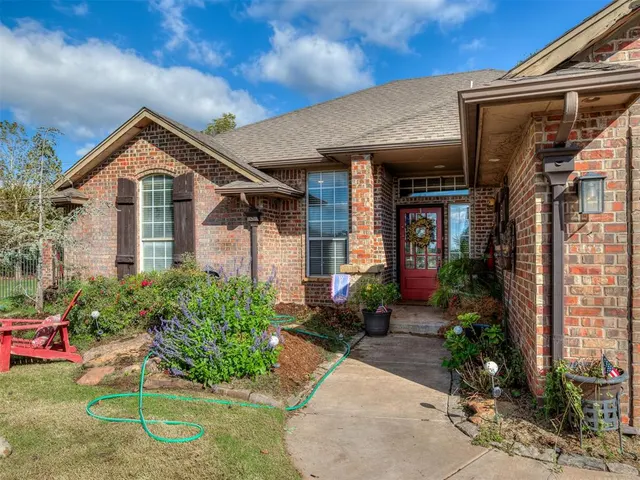 Photo 3 — 2804 Nantucket Lane, Edmond, OK 73013