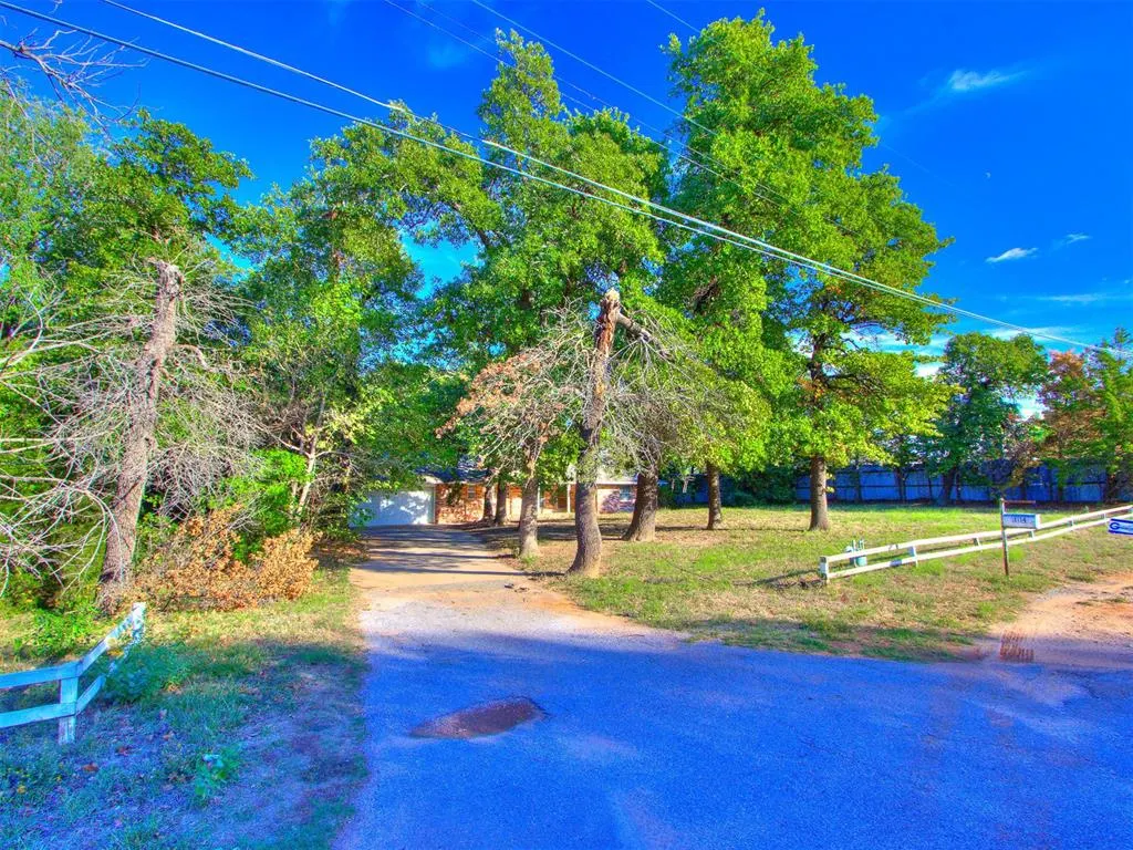 Photo 3 — 1114 N Broadview Drive, Oklahoma City, OK 73127