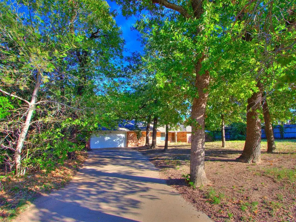 Photo 9 — 1114 N Broadview Drive, Oklahoma City, OK 73127