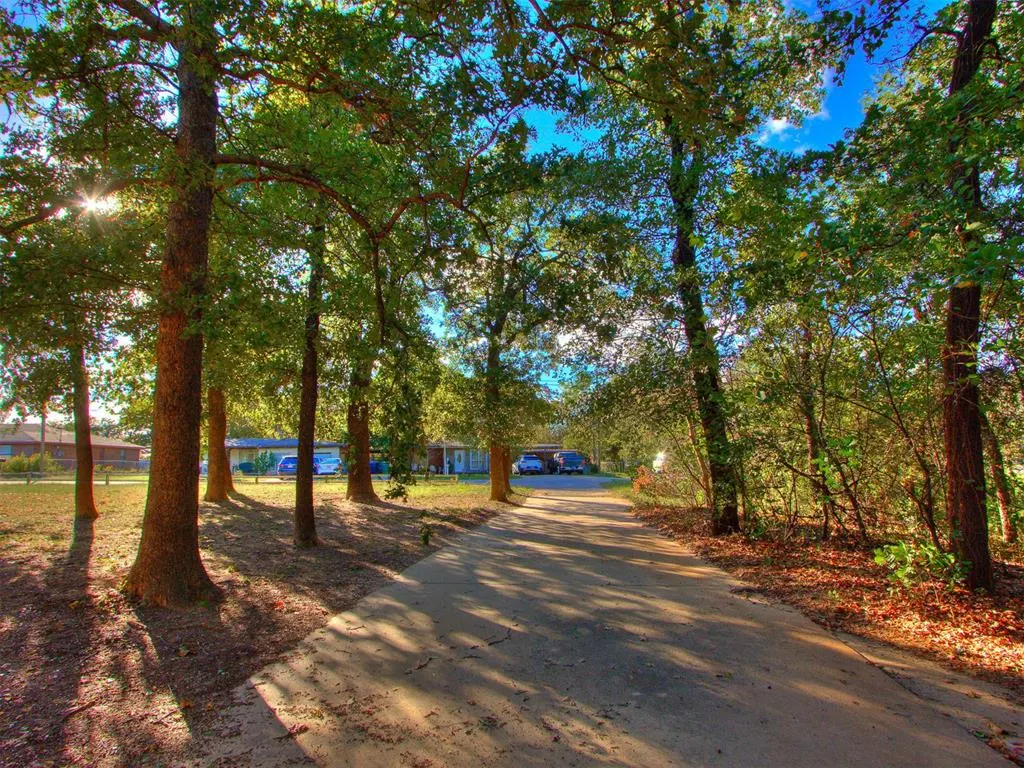 Photo 10 — 1114 N Broadview Drive, Oklahoma City, OK 73127