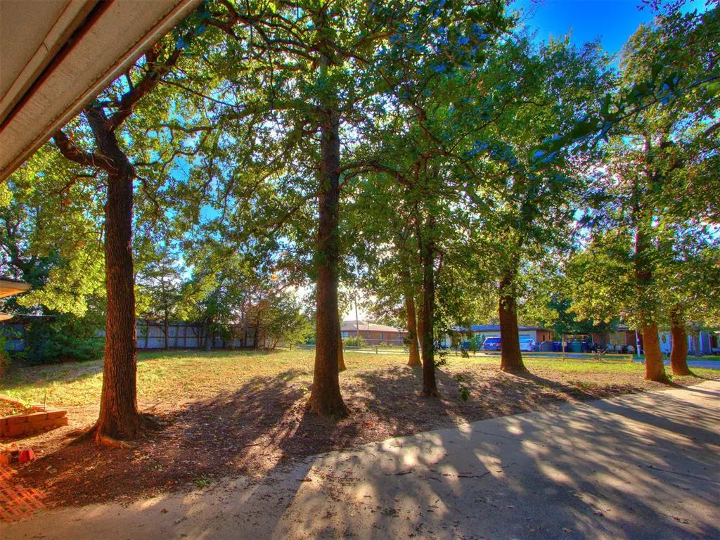 Photo 12 — 1114 N Broadview Drive, Oklahoma City, OK 73127