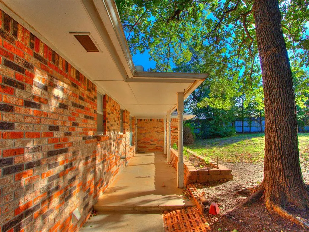 Photo 13 — 1114 N Broadview Drive, Oklahoma City, OK 73127