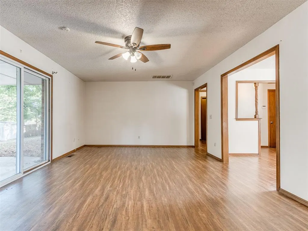 Photo 17 — 1114 N Broadview Drive, Oklahoma City, OK 73127