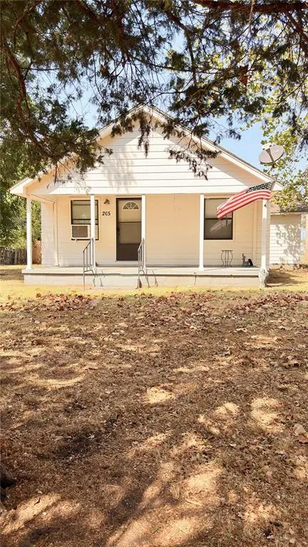 Photo 2 — 205 W Boomer Street, Lexington, OK 73051
