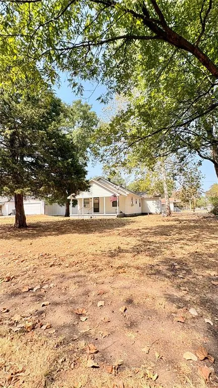 Photo 3 — 205 W Boomer Street, Lexington, OK 73051