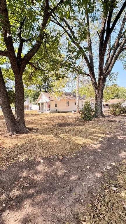 Photo 5 — 205 W Boomer Street, Lexington, OK 73051