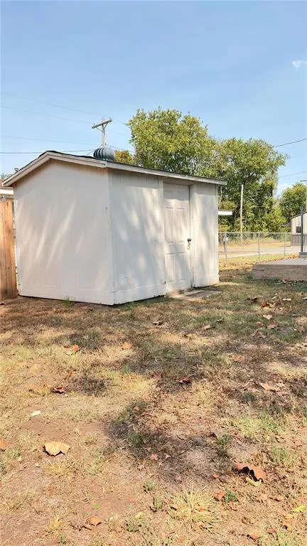 Photo 9 — 205 W Boomer Street, Lexington, OK 73051