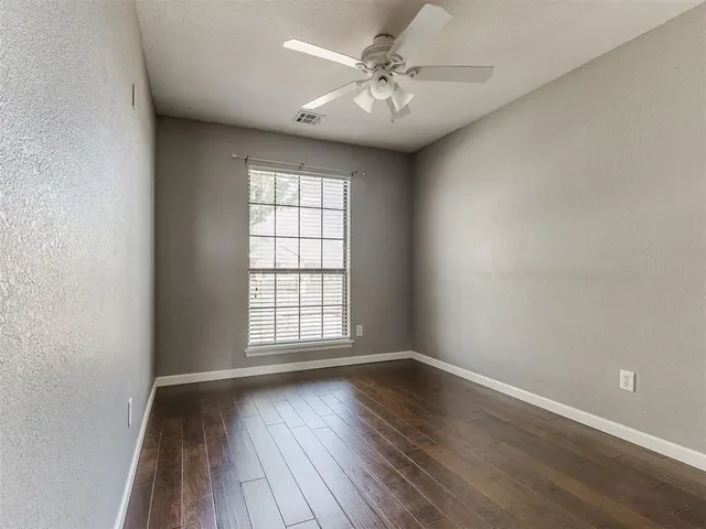 Photo 4 — 316 SE 23rd Street, Moore, OK 73160