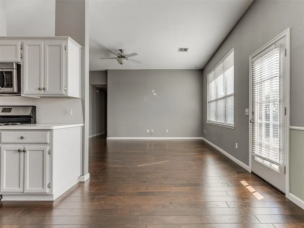 Photo 9 — 316 SE 23rd Street, Moore, OK 73160