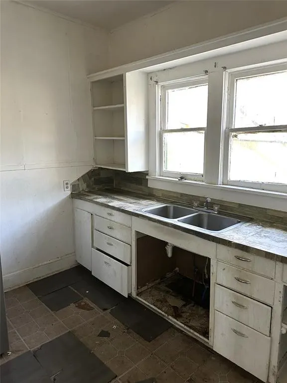 Photo 5 — 808 S Oak, Holdenville, OK 74848