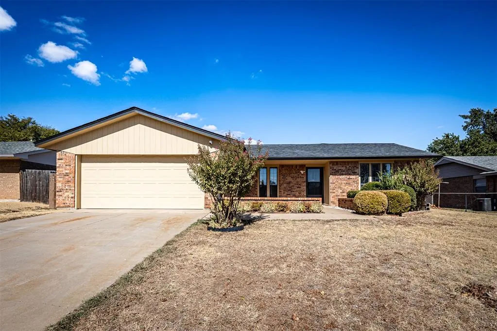Front exterior — 7911 NW Echo Road, Lawton, OK 73505