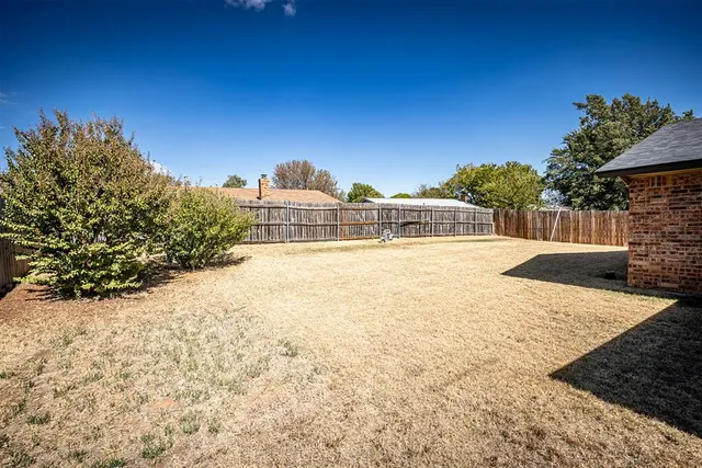 Photo 4 — 7911 NW Echo Road, Lawton, OK 73505