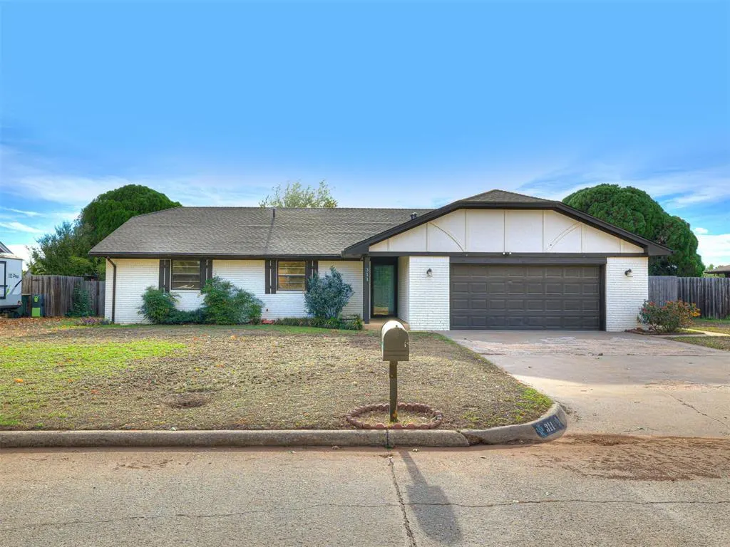 Photo 12 — 311 Christopher Drive, Chickasha, OK 73018