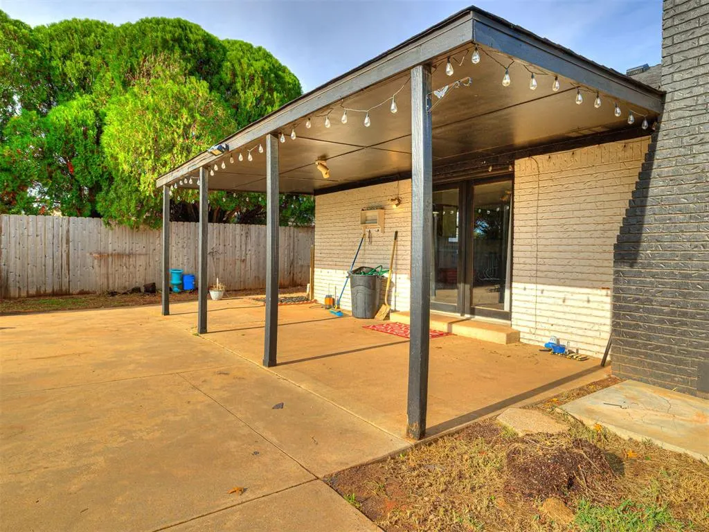 Photo 14 — 311 Christopher Drive, Chickasha, OK 73018