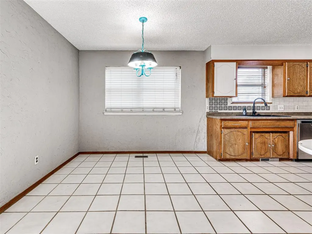 Photo 26 — 311 Christopher Drive, Chickasha, OK 73018